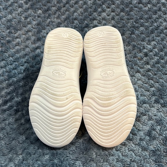 BRAND NEW, UNWORN Athletic Works Memory Foam Slip-On Boys/Toddler size 10 - Picture 7 of 7